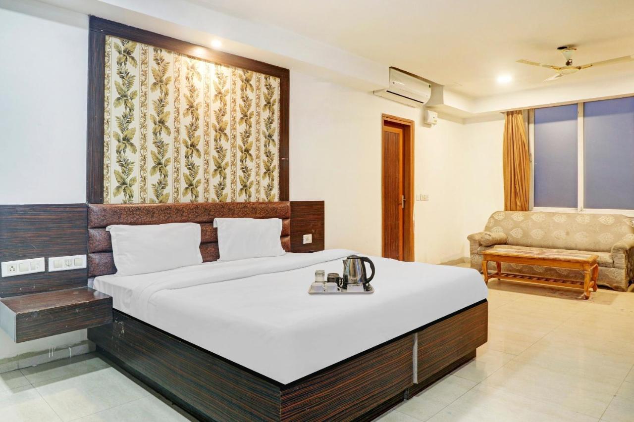 Oyo Townhouse 748 Hotel Parth Paradise Ghaziabad Esterno foto