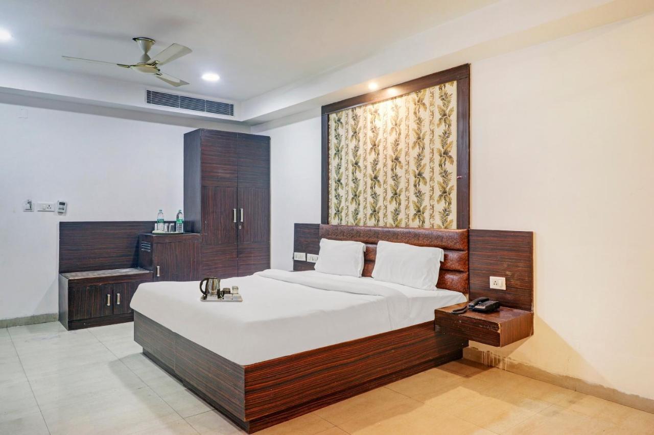 Oyo Townhouse 748 Hotel Parth Paradise Ghaziabad Esterno foto