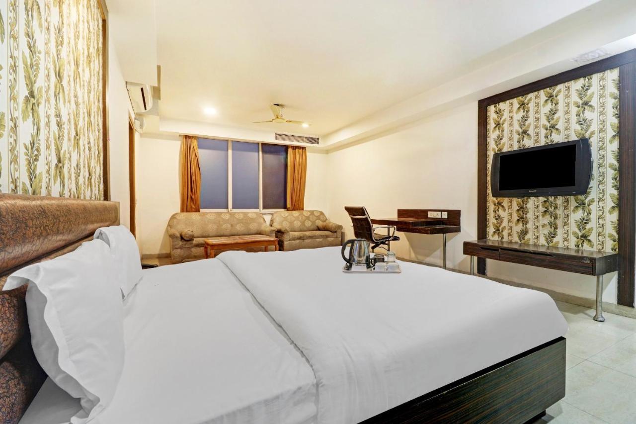 Oyo Townhouse 748 Hotel Parth Paradise Ghaziabad Esterno foto