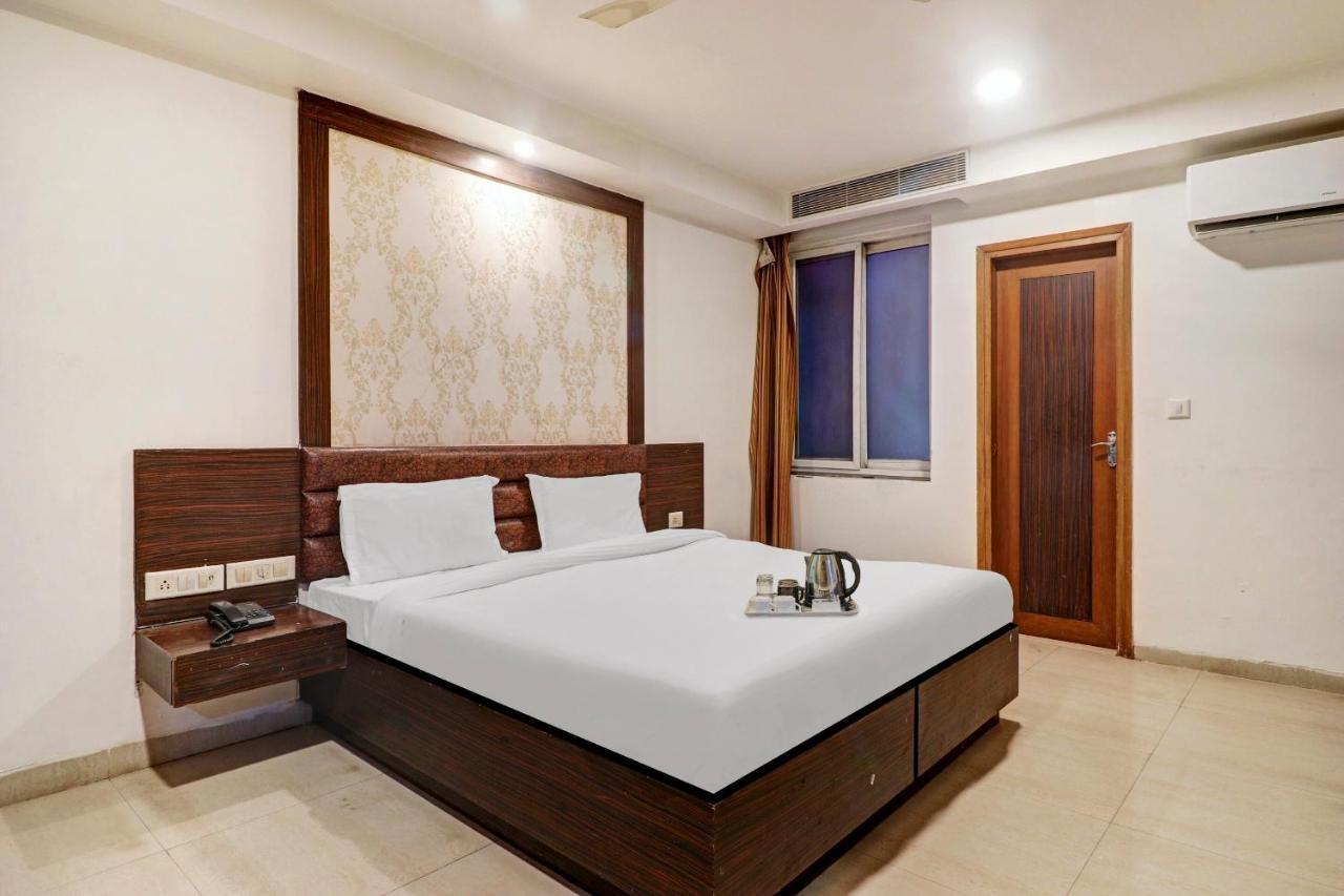 Oyo Townhouse 748 Hotel Parth Paradise Ghaziabad Esterno foto